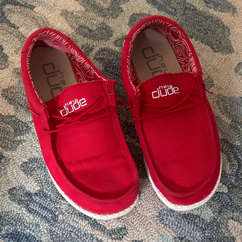 Hey Dude Boys Red Slip On Shoes, size 5